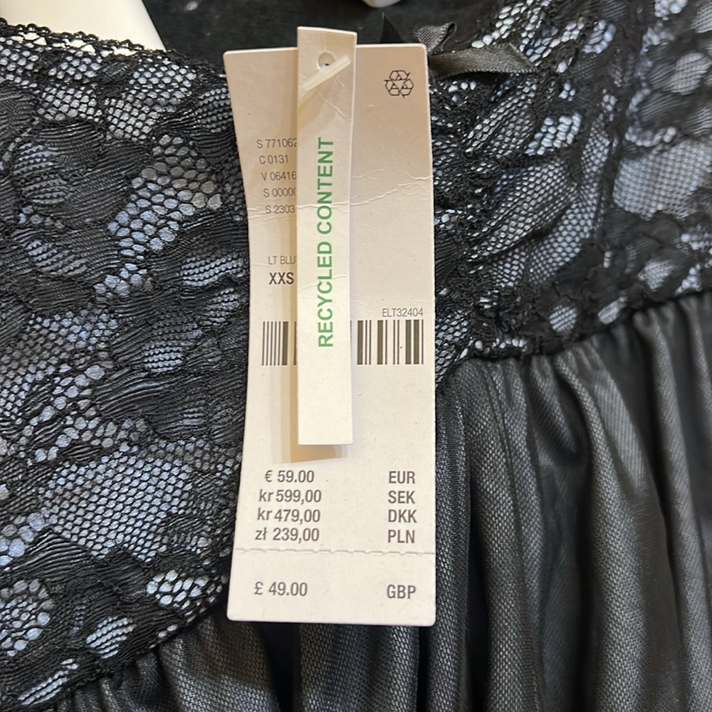 Urban Outfitters Romper - Picture 9 of 10